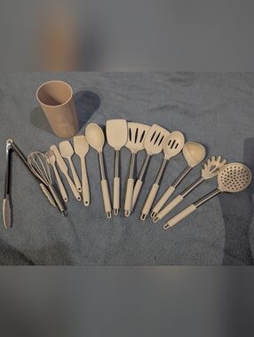 Cream Silicone Kitchen Utensil Set with Stainless Handles